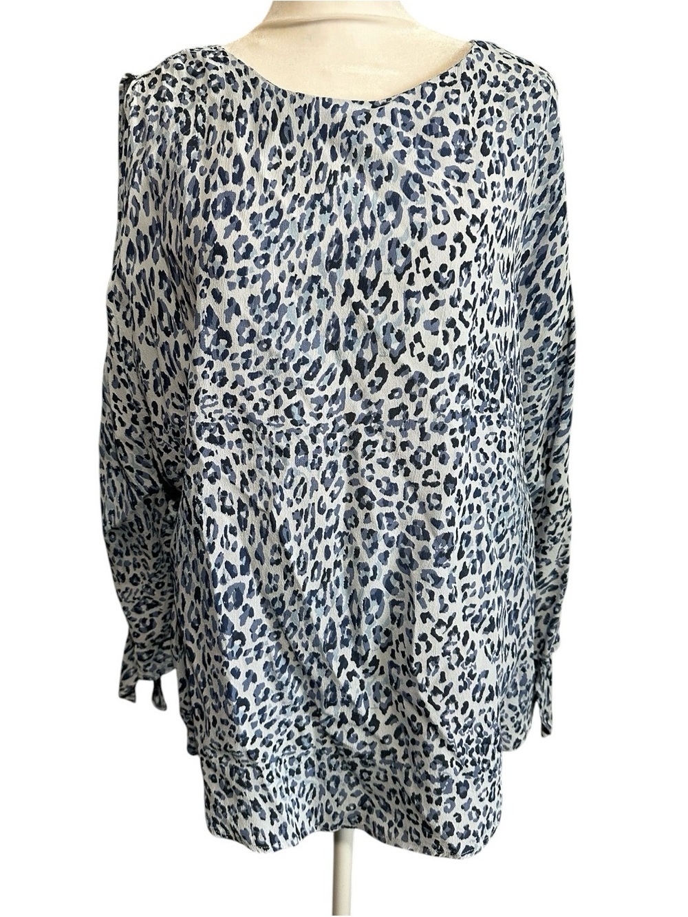 Charlie Paige Navy and Light Blue Leopard Print Blouse size XL/TG - Picture 2 of 6